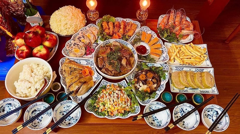 Mâm cơm ngày lễ Tết